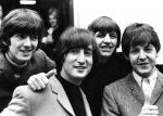 ‚Najednou tu byl Johnův hlas,‘ říká McCartney. Díky technologii zpívá Lennon v poslední písni The Beatles