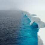 Eroze vytváří dramatické rysy v největším ledovci světa v pravděpodobně posledních měsících jeho existence
