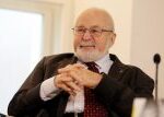 Ve věku 92 let zemřel zakladatel Nadace Charty 77 Janouch | iROZHLAS