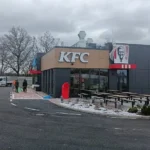 jako-protivaha-exotickym-bufetum-bude-kfc-v-brode-dobre-tvrdi-nekteri-mistni