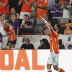 Lingr poprvé v základu a opět mezi střelci! Dal gól z voleje a zařídil Houstonu výhru