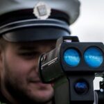 Německé Porsche letělo po D1 rychlostí 220 km/h, řidič musel zaplatil i kauci