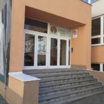 Učitel z gymnázia v Brodě nadýchal po cestě do školy