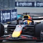 Jezdci McLarenu ovládli chaotický sprint v Miami
