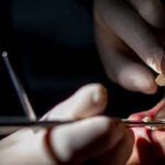 Ze stáže mladíka vyhodili, přesto si jej pacienti chválili