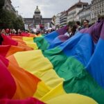 Čeští queer lidé čelí nenávisti: Ve kterých krajích nejvíce, kdo za útoky stojí