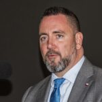 Červený čelil opozičním výtkám kvůli personálním změnám na ministerstvu