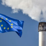 Reuters: Revize ETS podpoří investice v průmyslu, komise prodlouží povolenky zdarma