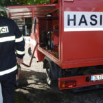 V Pardubicích v noci hořela skládka plastů, lidé dostali varování SMS zprávou