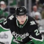 Strhne se v NHL boj o hvězdu Dallasu? Kompromis za 254 milionů korun