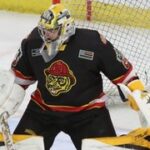 Český goalie goal! Zajíček se v AHL díky chybě soupeře zapsal mezi střelce