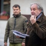 Pamětní deska v areálu záchranné Stanice Pavlov připomíná skláře a odbojáře Čeňka Františka Císaře